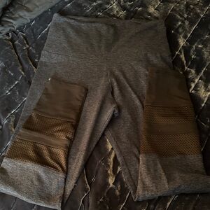 Onzie heather blue  Mesh Panel Leggings size M/L